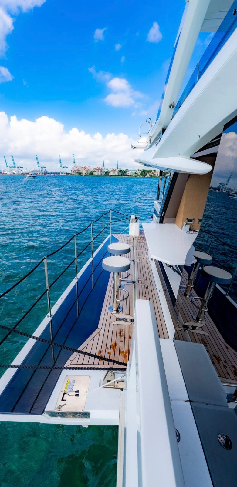 2021 68” Galeon